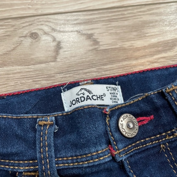 Dark wash denim jeans with floral detailing - Picture 5 of 5